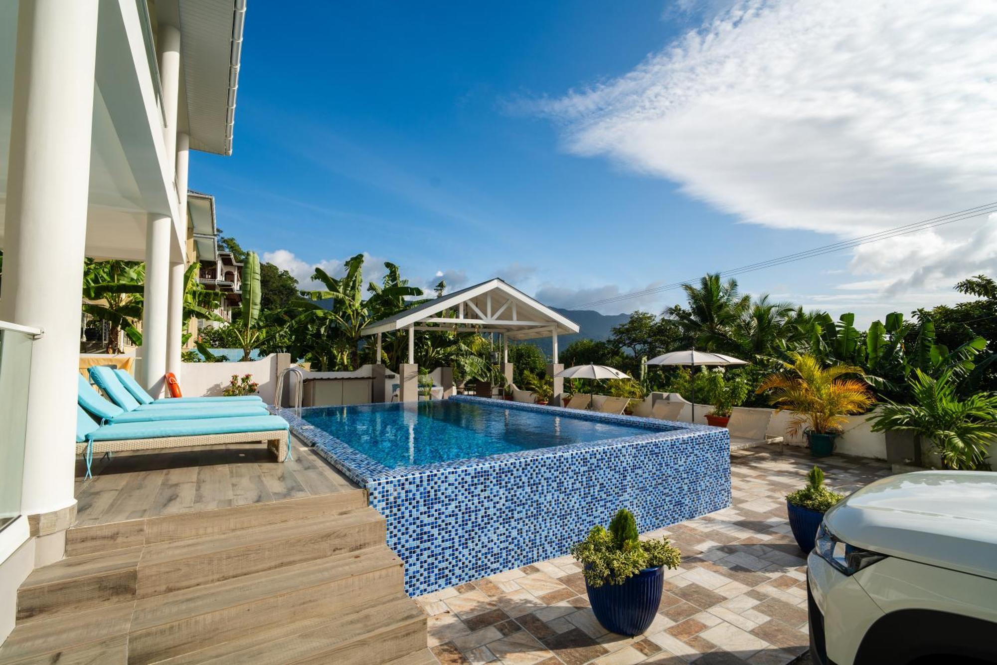 La Casa Sorento Victoria Exterior photo